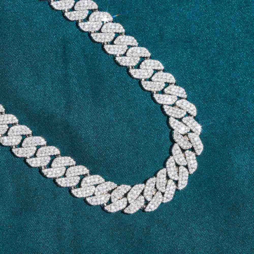 10mm halo set iced out cuban link chain close