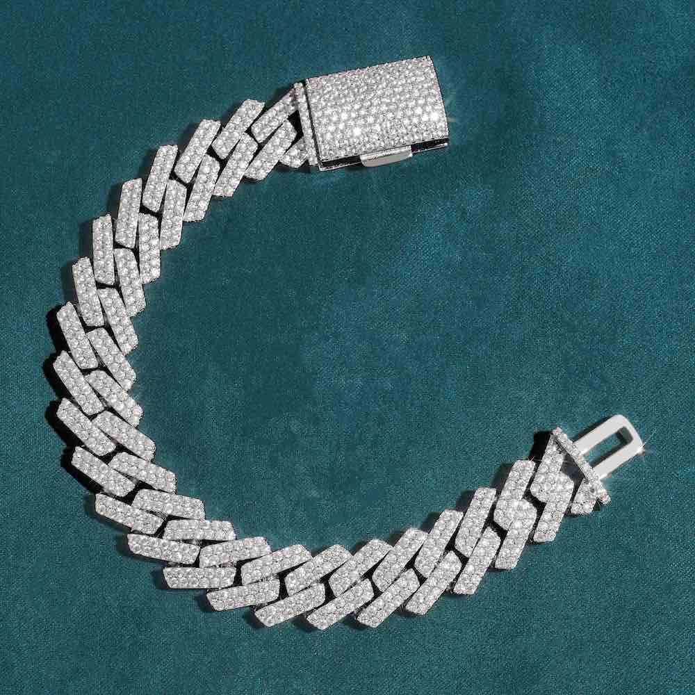 15MM Moissanite 2 Row Cuban Link Bracelet Velvet close