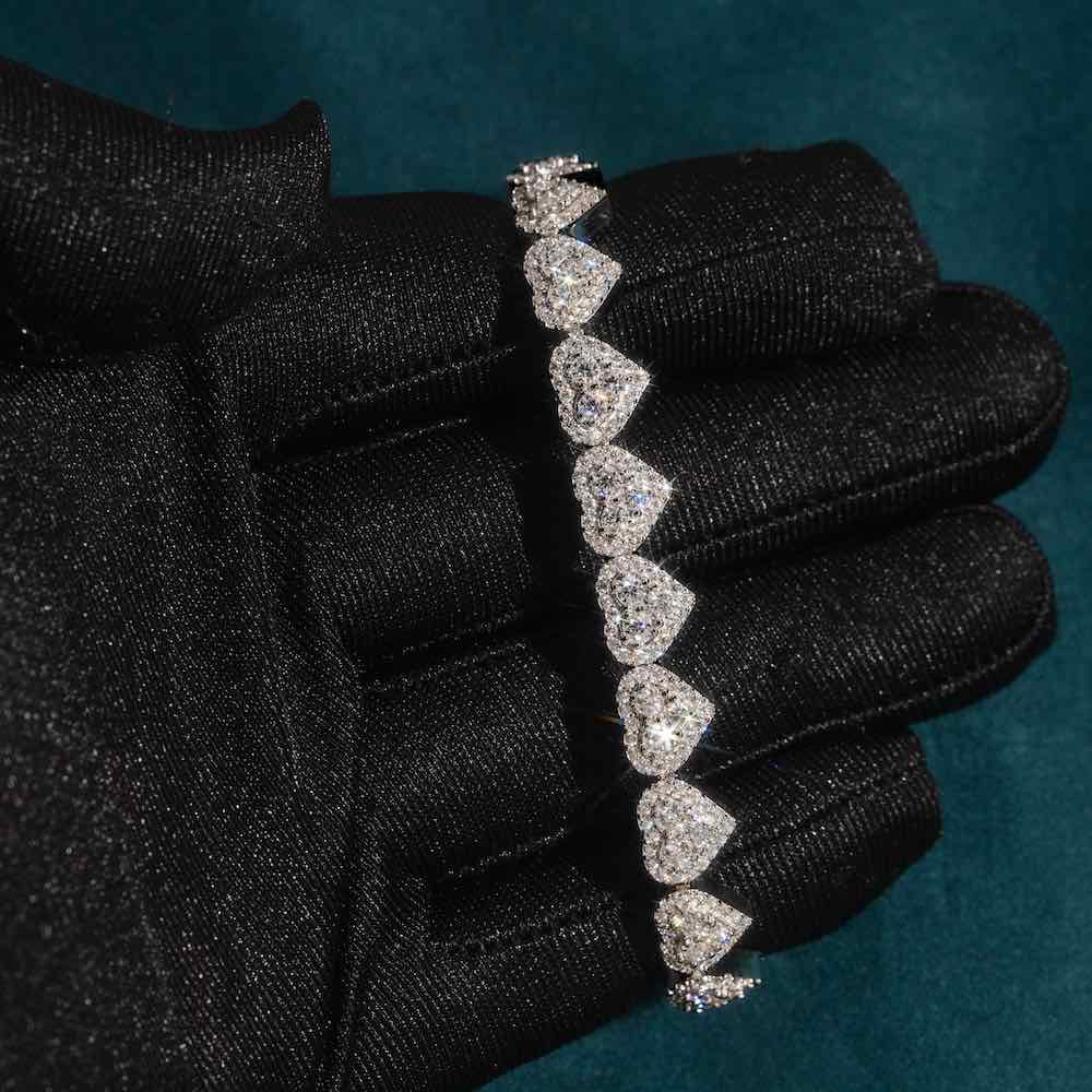8MM Moissanite heart link bracelet hand