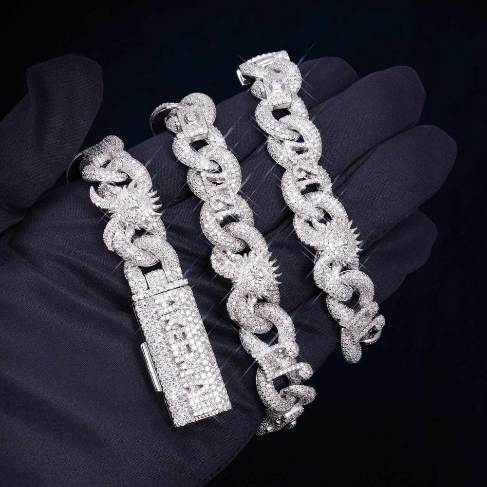 Custom Moissanite Infinity Link Clown Chain 14K Gold icecartel hand_1