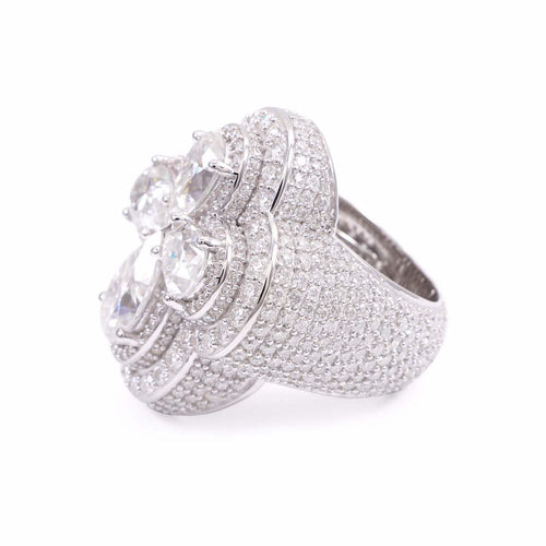 Four leaf clover ring 14k gold white side