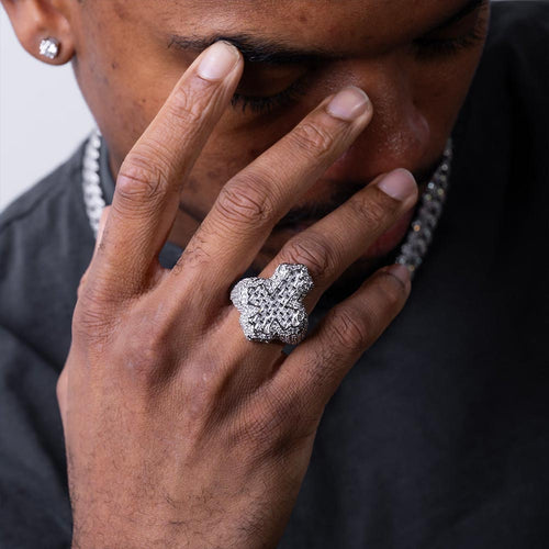 Moissanite fleur cross ring model