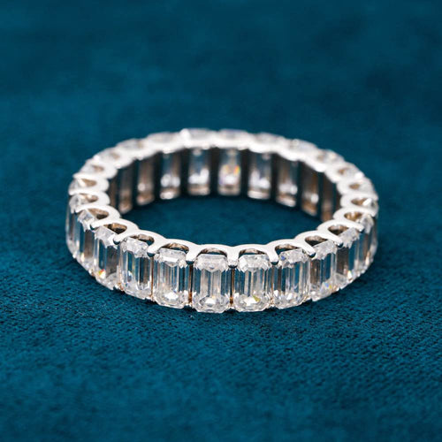 baguette moissanite ring 14k Gold close