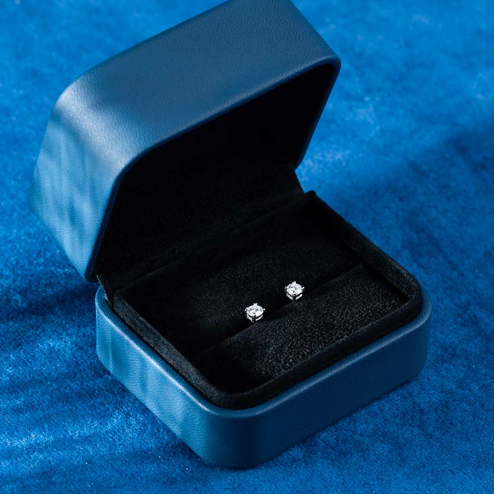 mens 4mm moissanite stud earrings box