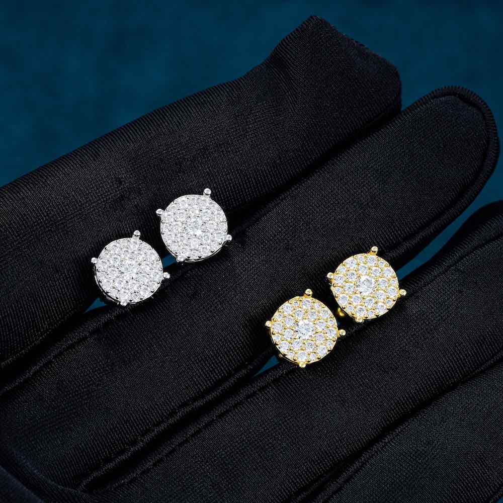 Moissanite halo round studs earrings hand