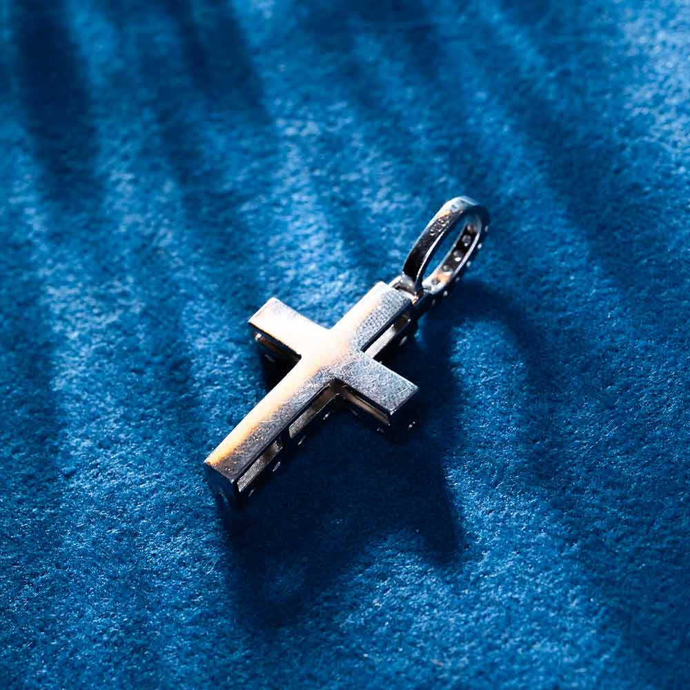 round cut moissanite cross pendant back
