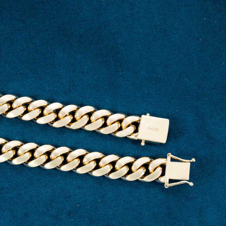 12mm moissanite gold chain necklace lobster clasp close