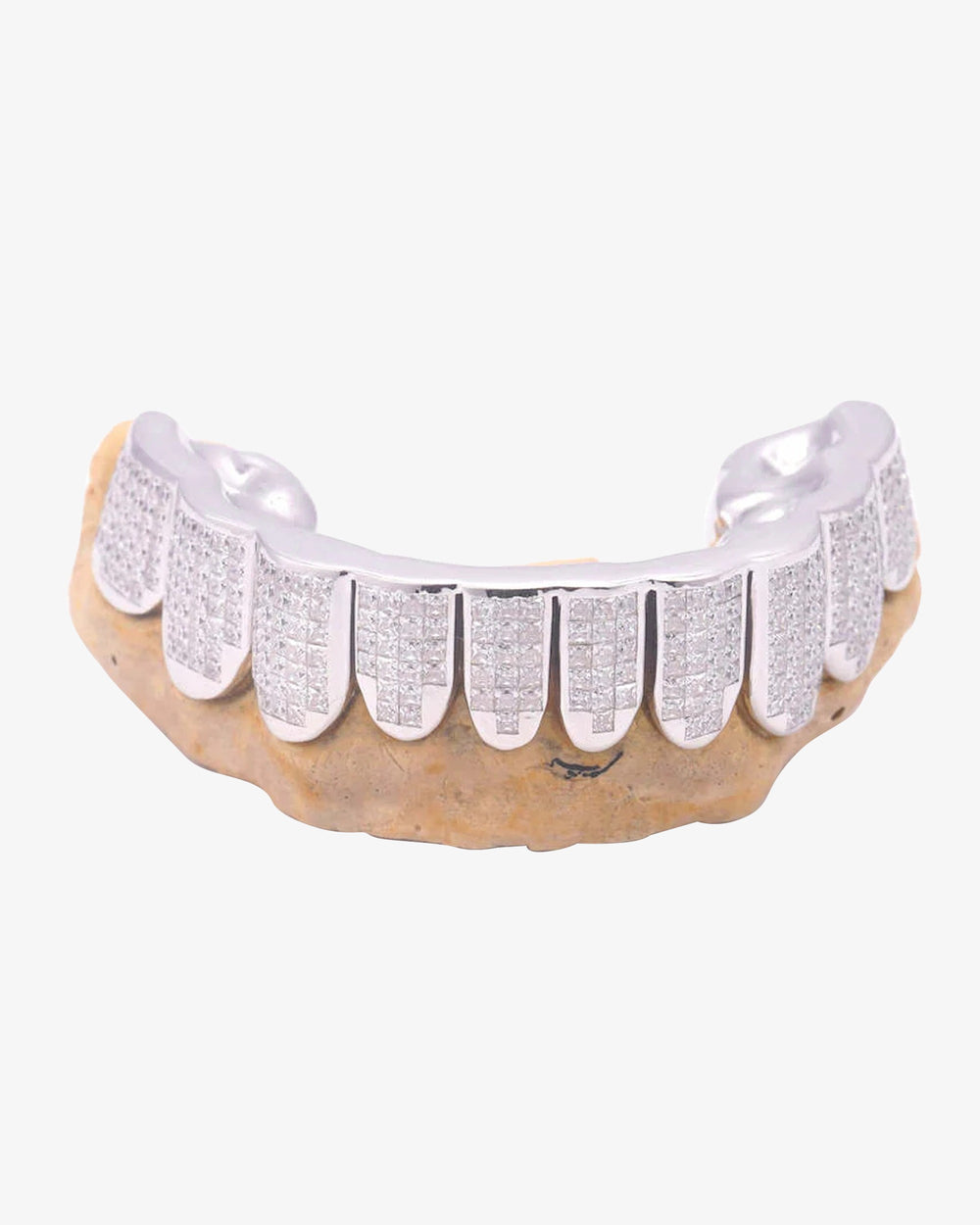 10 on bottom moissanite invisible set grillz white background main molds