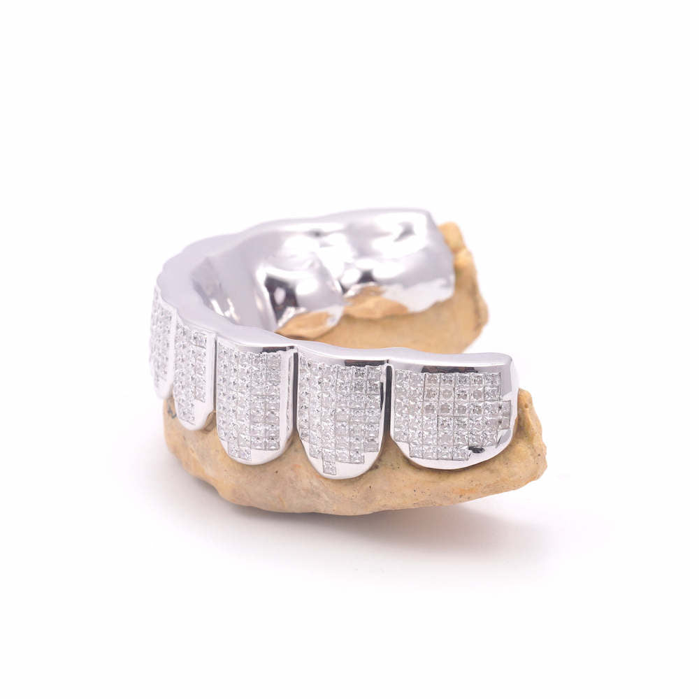 Invisible Set bottom moissanite grillz white side