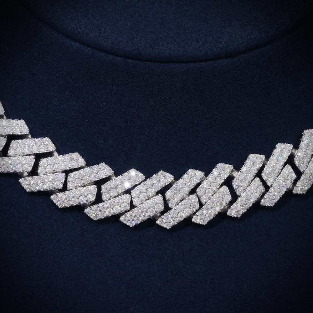 10mm moissanite cuban link chain closeup