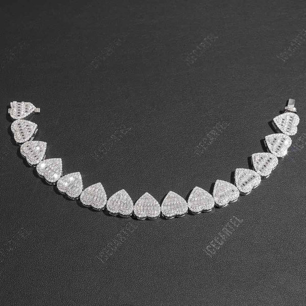 18k Yellow Gold 6.30ctw Heart Shaped Diamond Heart Station Necklace –  Raymond Lee Jewelers