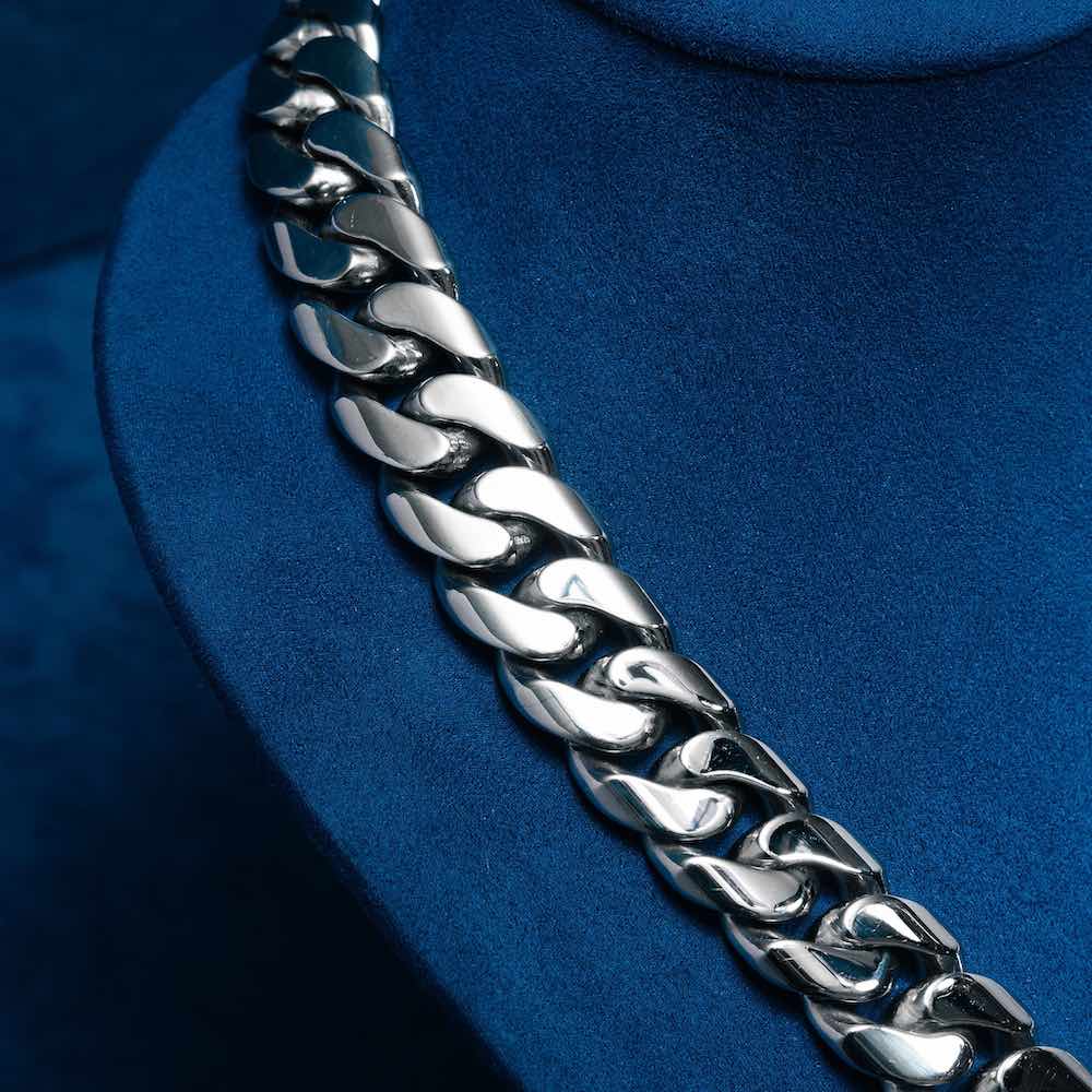 18mm cuban link chain silver white gold close up