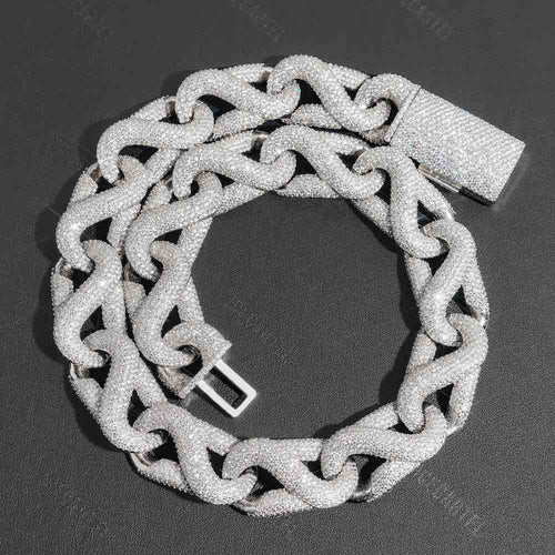 20MM iced out infinity paper clip chain close