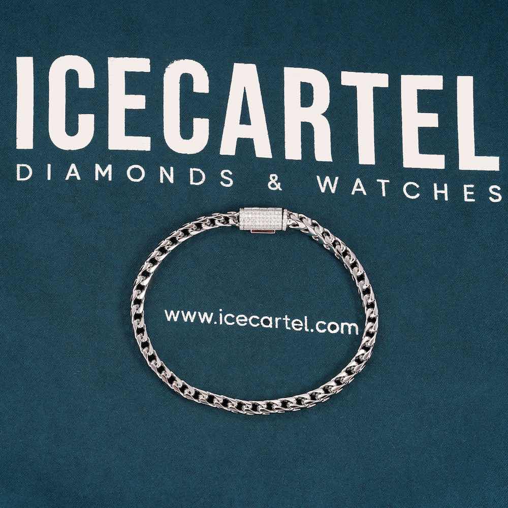 4MM Franco Link Bracelet Diamond Clasp Velvet