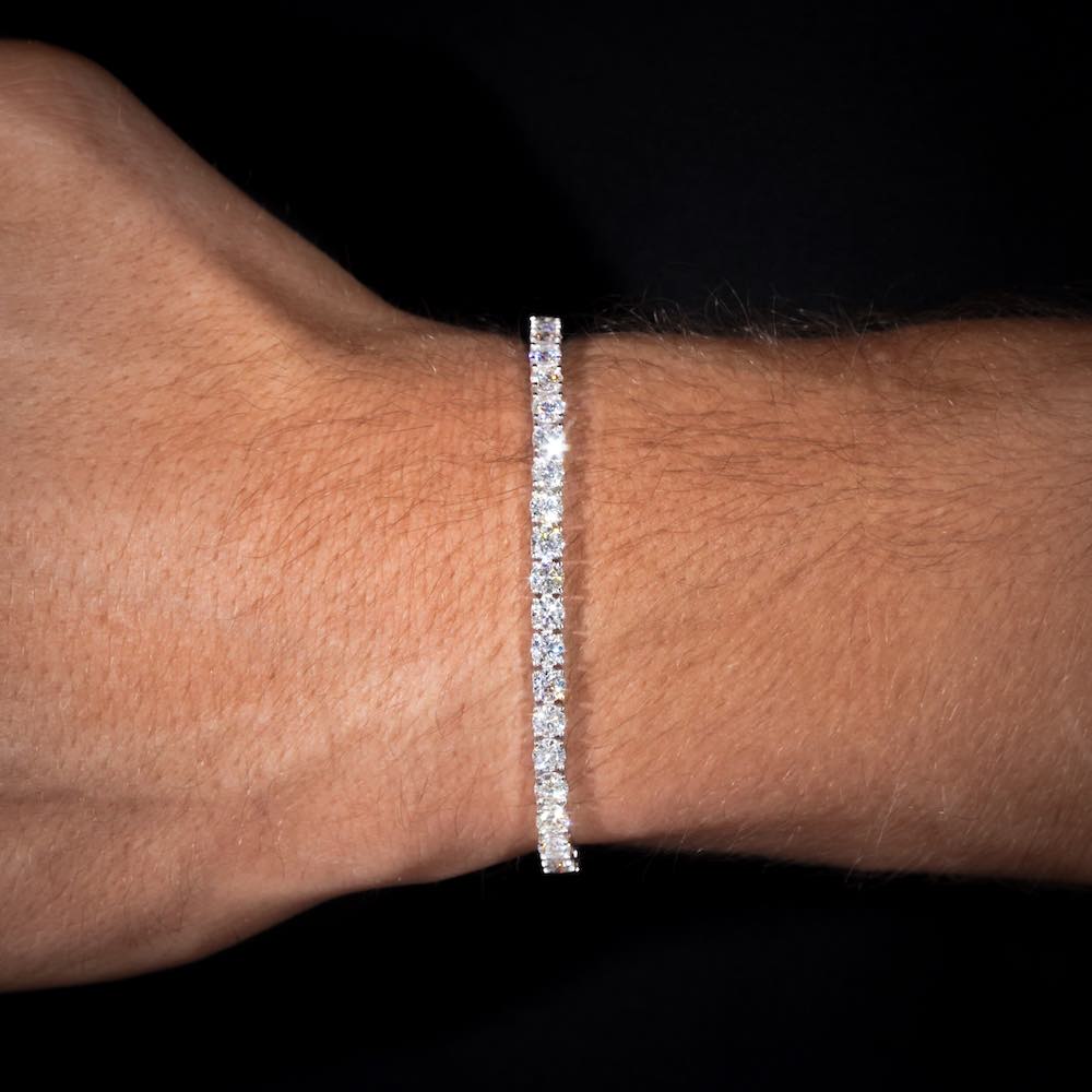 4MM Moissanite Tennis Bracelet Hand 2