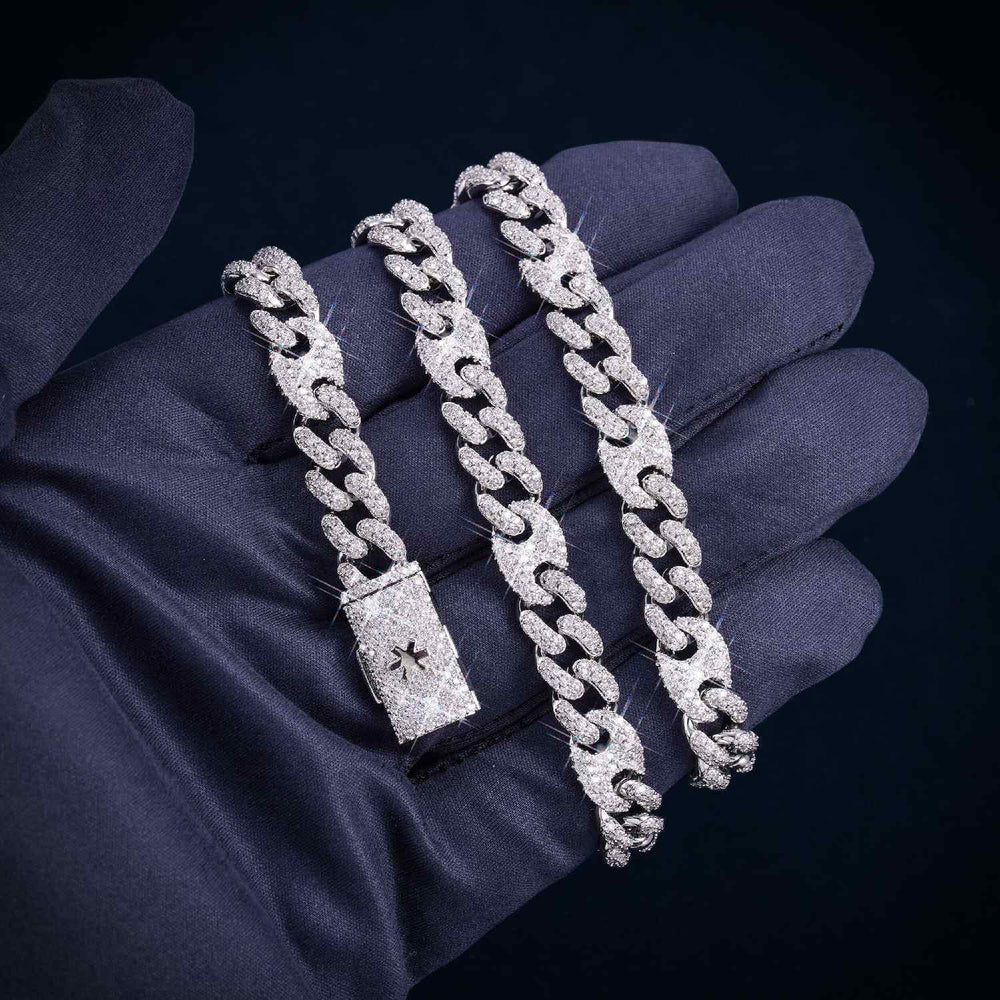 9MM VVS Mariner Link Chain 14K Gold hand icecartel