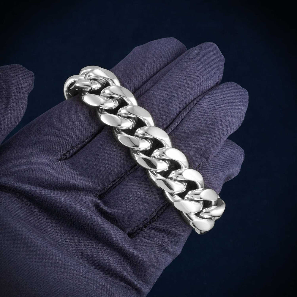 Cuban Link Bracelet with Iced Clasp 14K Gold hand 18MM