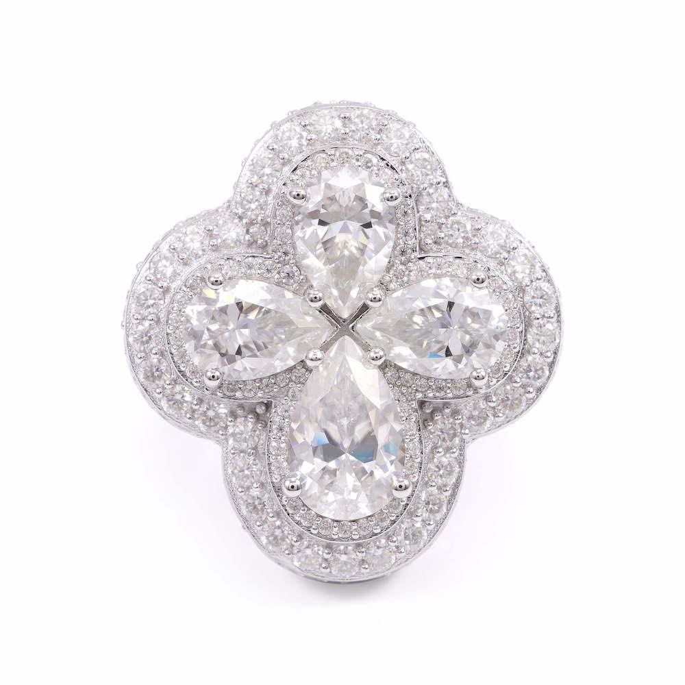 Four leaf clover ring 14k gold white front