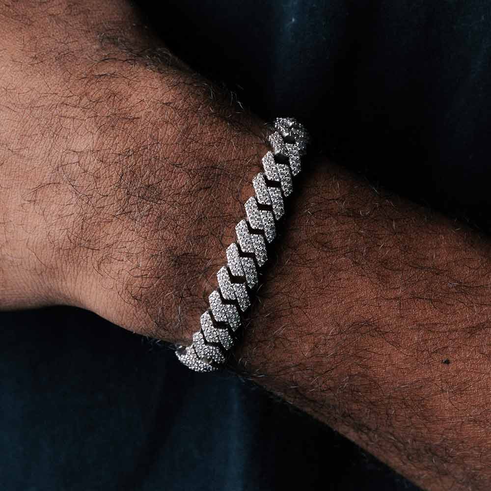 man wearing 8mm cuban link bracelet