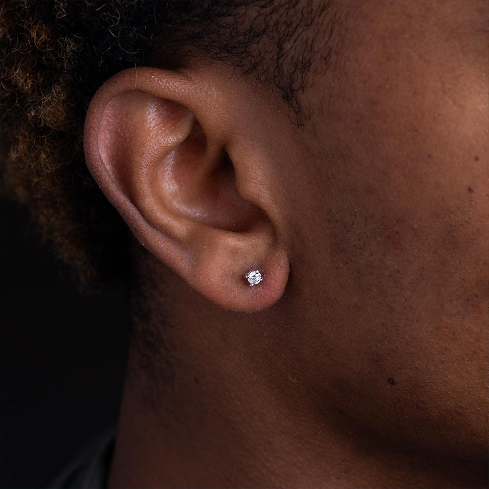 mens 3mm moissanite stud earrings model