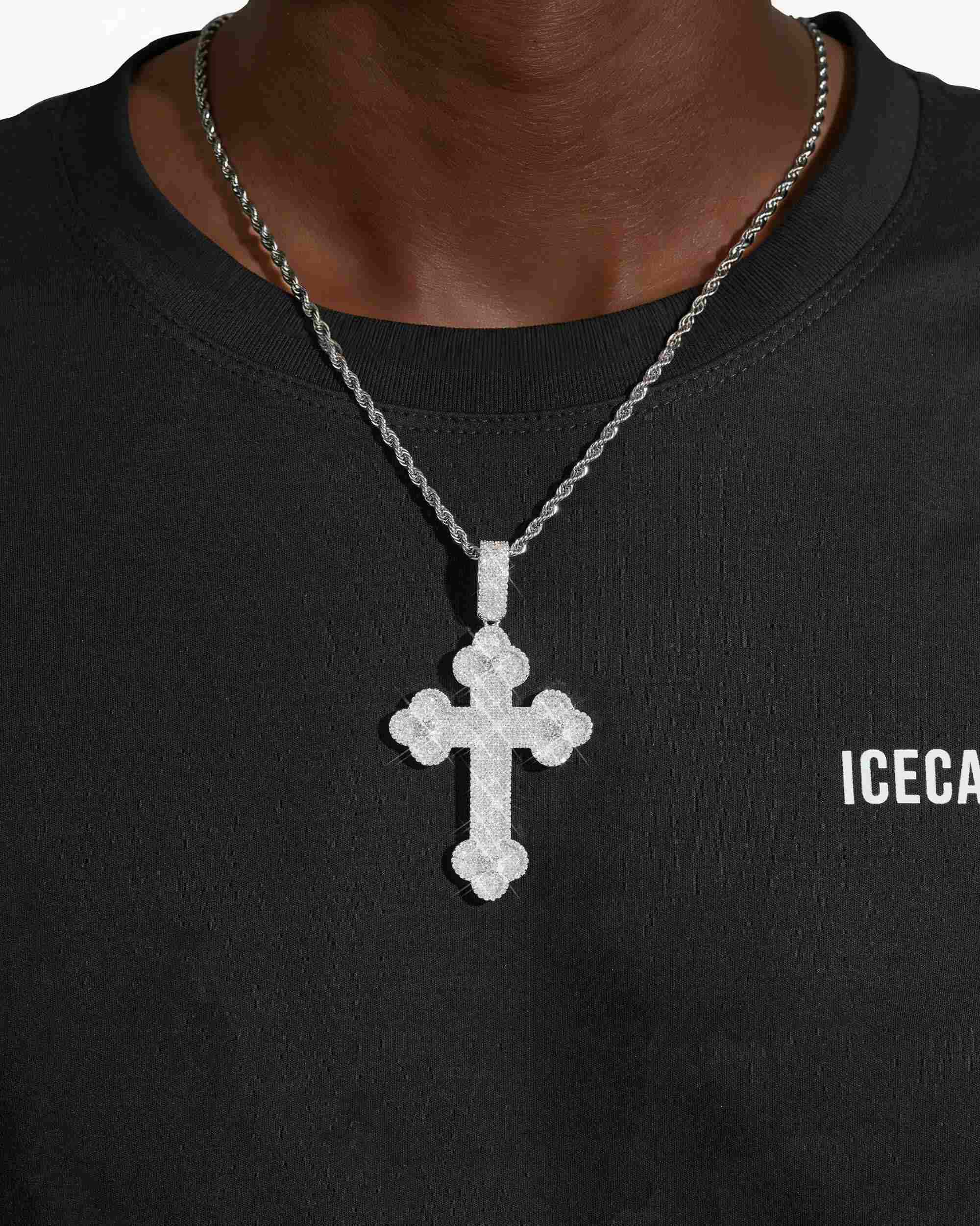 Moissanite Clover Cross Pendant 14K Gold