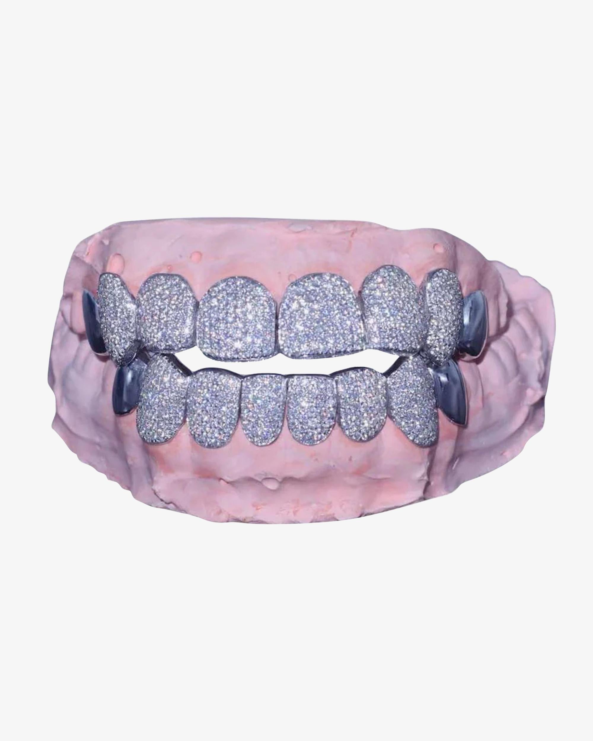 Plain Tusk Diamond Grillz – 14K Gold