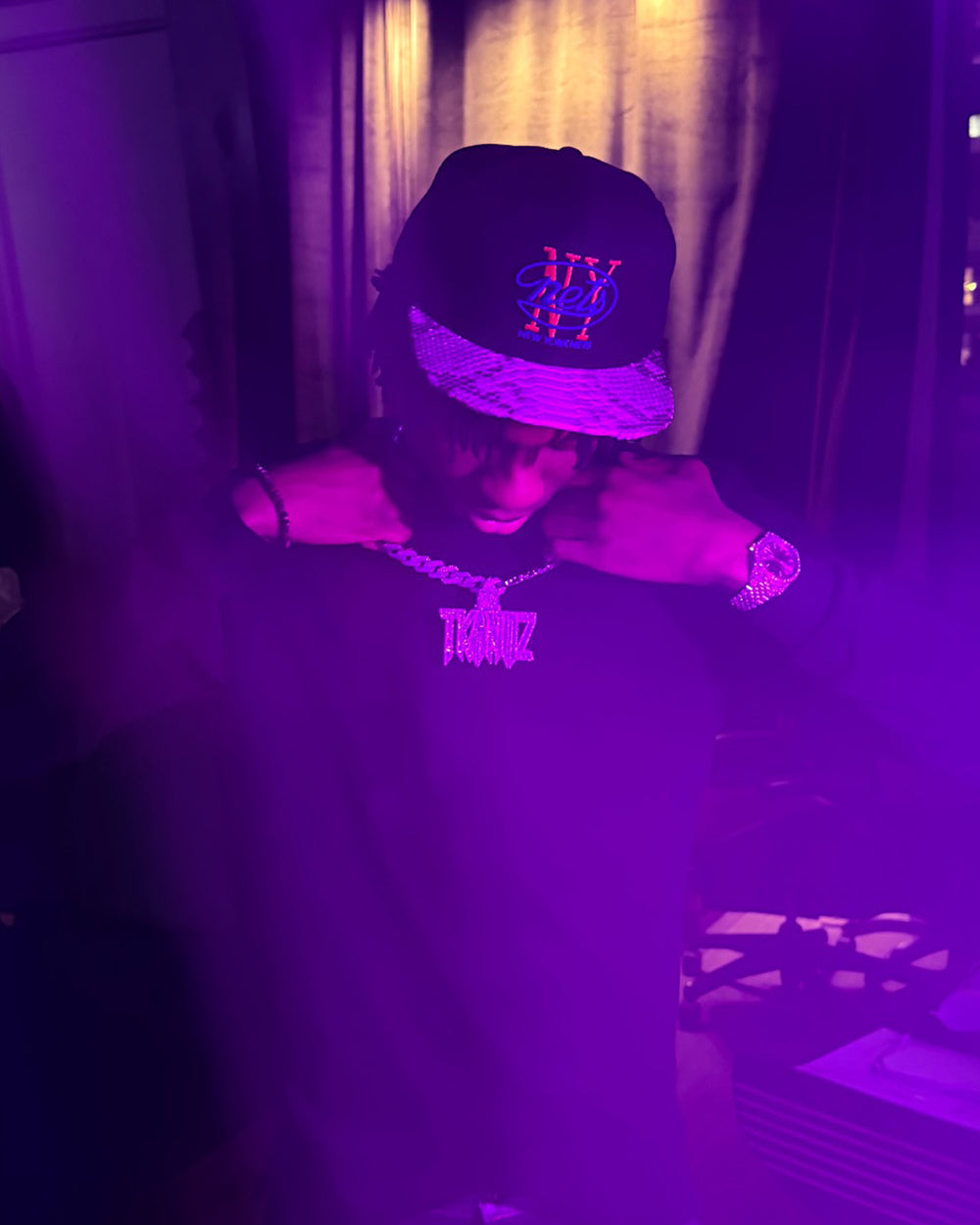 tkandz wearing icecartel diamond chain
