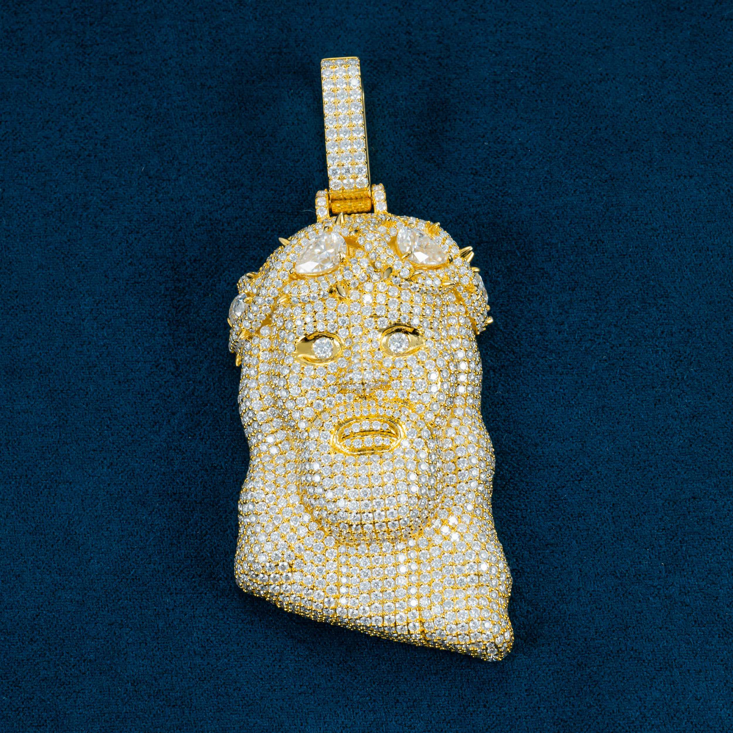 pendentif visage jesus or jaune icecartel moissanite diamants front