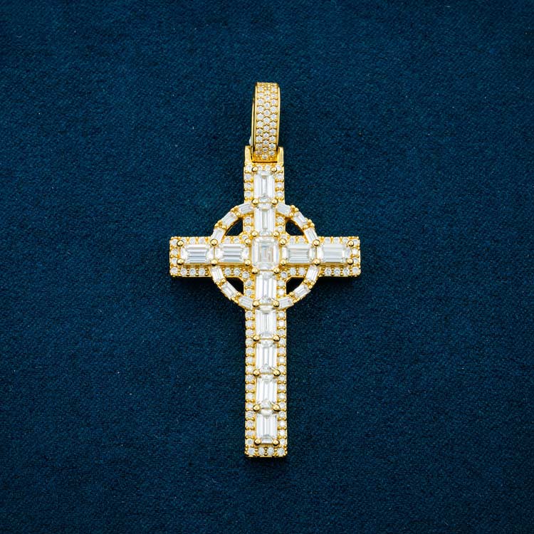 Necklaces Solvar | 14K Gold Diamond & Emerald Celtic Cross Necklace -  Xaviejewelry